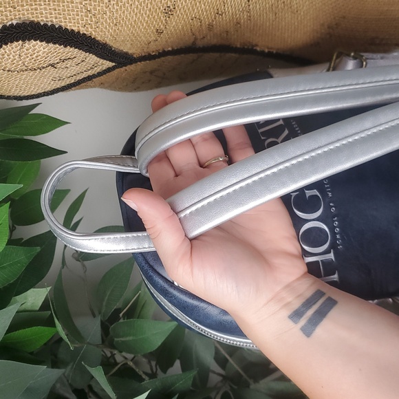 💙RARE💙 Loungefly Harry Potter Hogwarts Castle Mini Backpack Hedwig - Picture 15 of 16